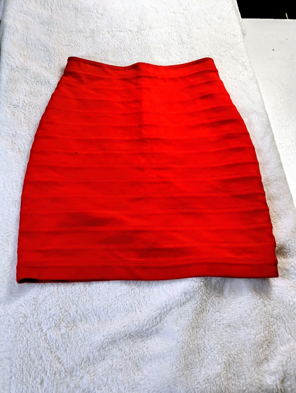 Express RedBodycon Mini Skirt Back Zipper Sz 2. E26 L17